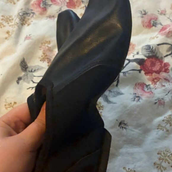 Lot of dance shoes: tap, ballet, and jazz sz 8 - Picture 5 of 12